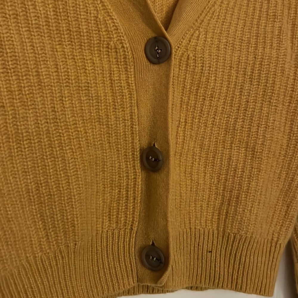 C by Bloomingdale's Cropped Cashmere  mustard yellow/gold Cardigan - Picture 4 of 6